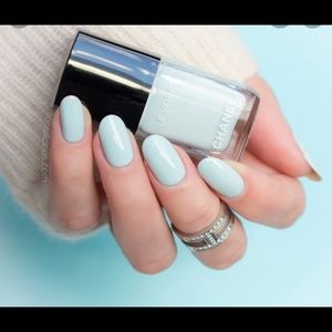 Chanel Le Vernis Nail 584 Bleu Pastel Color (0.4oz)